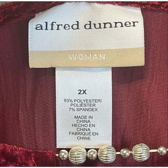 ALFRED DUNNER Women's 2X Runway Ready Crushed Velvet Top Beaded Bell Sleeves NWT - Picture 3 of 7